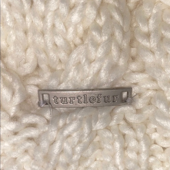 Turtlefur Cream Wool Blend Knit Pom-Pom Beanie with fuzzy fleece lining - Picture 2 of 8